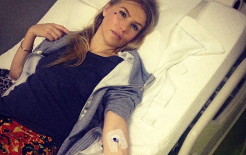 Corina, dusă de urgenţă LA SPITAL şi pusă pe PERFUZII! Uite ce a păţit 