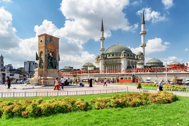 Locuri de vizitat în Istanbul - Piața Taksim