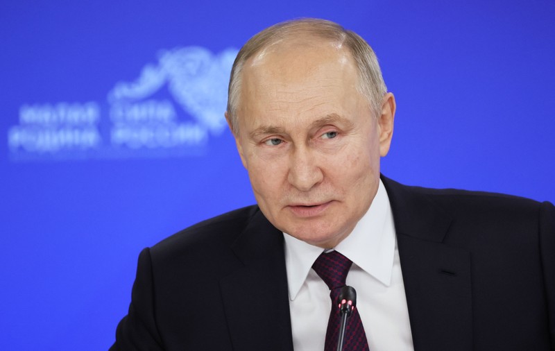 Putin le cere rușilor să aibă mai mulți copii. „Dacă vrem să supraviețuim ca grup etnic, cel puțin doi. Trei - pentru a ne extinde și dezvolta”