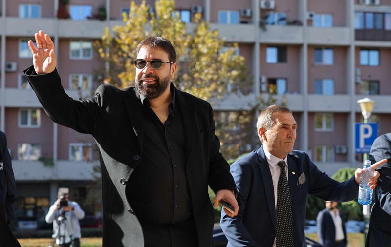Florin Salam, ridicat de Poliție și dus cu mandat la audieri, într-un dosar de înșelăciune. A fost pus sub acuzare | UPDATE