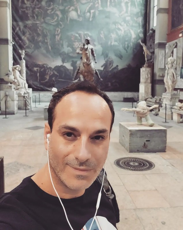 Claudiu Mirică, fost solist al trupei Stigma, pe scenă, după o pauză de 11 ani. Cu ce se ocupă acum, în Franța