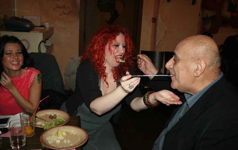 Roxana Marinescu, Claudette şi soţii Lis, distracţie maximă la o degustare | FOTO