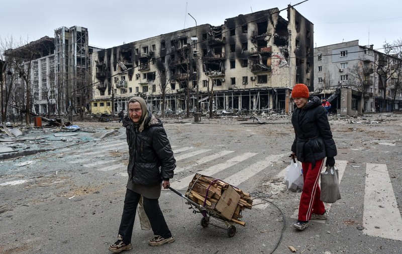 Despăgubiri otrăvite. Ca să primească bani pentru casele distruse, locuitorii din Mariupol trebuie să denunțe „atrocitățile armatei ucrainene”