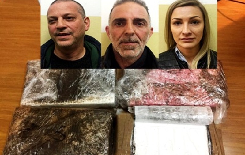 O româncă a fost arestată pentru transport de droguri în Italia. Complicii ei, doi italieni, au ajuns după gratii