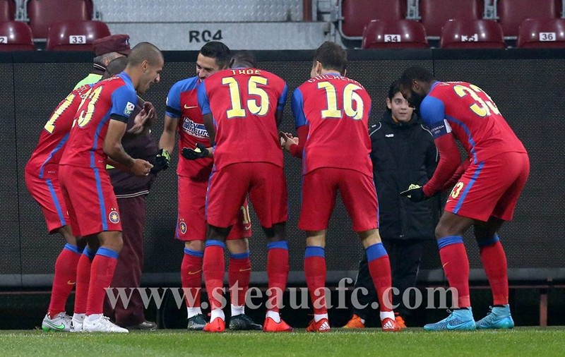 Liga 1, etapa a 17-a. Steaua - FC Botoşani 5-3. Meci nebun la Cluj-Napoca, cu patru goluri în patru minute! Breeveld a marcat cel mai rapid gol al sezonului, moldovenii au preluat conducerea în două minute, dar, în câteva zeci de secunde, Stanciu și Tade au readus-o pe Steaua în avantaj. Apărările și portarii au fost de râs. Chipiciu și Tahar ratează derby-ul / FOTO