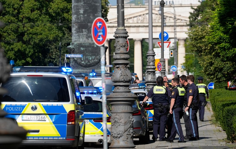 Poliția din München a împușcat mortal un individ care deschisese focul lângă Consulatul Israelului. Circulația în zonă a fost oprită