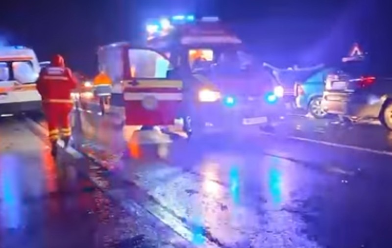 Accident extrem de grav pe DN 1C, în judeţul Cluj: cinci răniţi încarceraţi, un bărbat a murit | VIDEO