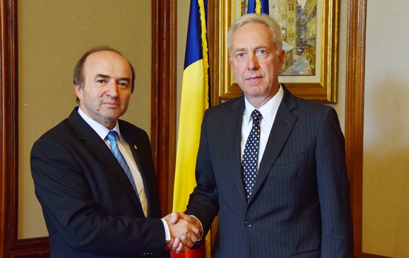 Ministrul Justiției s-a întâlnit cu ambasadorul SUA. Discuțiile au fost despre lupta împotriva corupției și consolidarea statului de drept