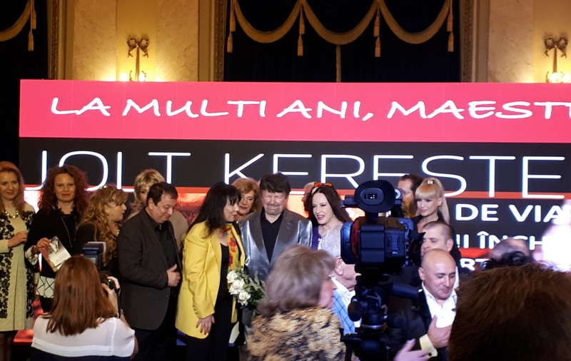 VIDEO | Artiștii muzicii ușoare românești, omagii emoționante pentru marele Jolt Kerestely, ajuns la 85 de ani. Marcel Pavel i-a sărutat încălțările!