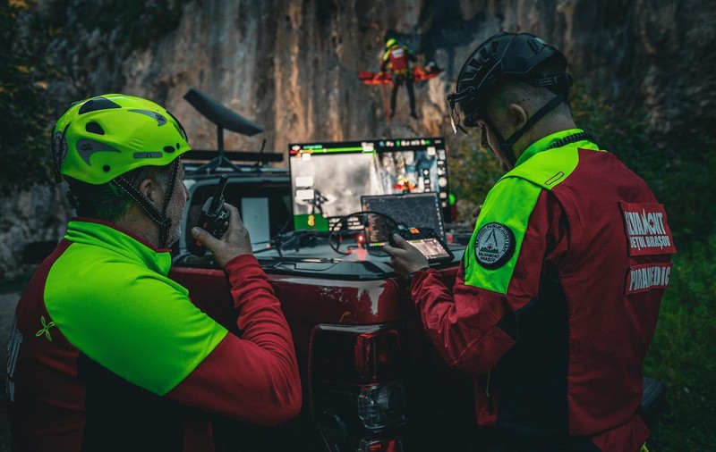 Trei persoane date dispărute în Munții Făgăraș, găsite de salvamontiștii din Brașov cu ajutorul dronelor cu termoviziune