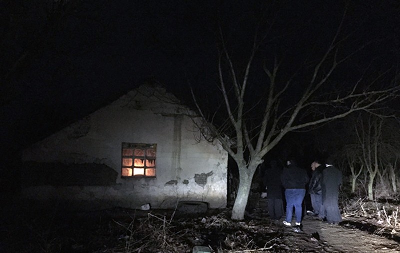 O mamă cu patru copii, care trăia într-un grajd din județul Timiș, a primit o casă nouă de la Mitropolitul Banatului