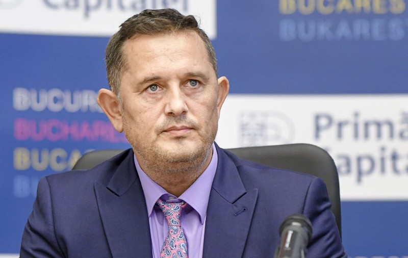 Avocatul Piperea, despre planurile Guvernului privind vaccinarea: Mai e puțin și ne punem o stea galbenă pe piept