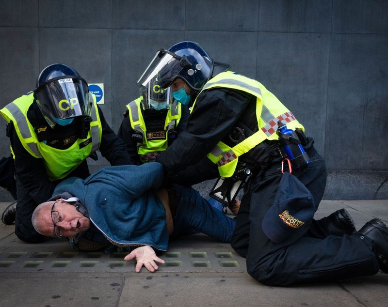 VIDEO | 155 de persoane arestate la Londra, la manifestația anti-lockdown