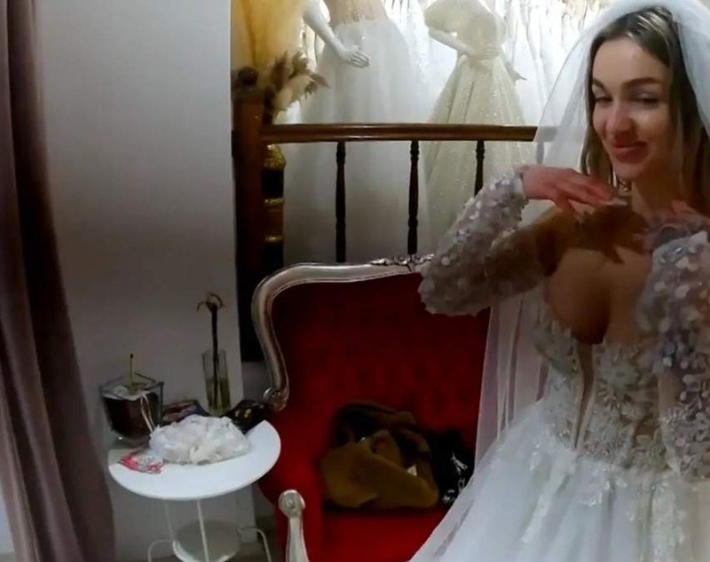 Cum arată rochia de mireasă pe care Ella de la Insula iubirii o alesese pentru nunta cu Andrei Lemnaru. S-au despărțit în finala show-ului