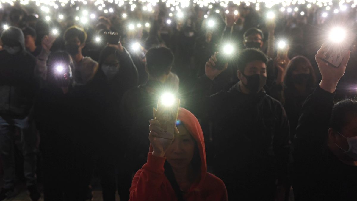 Marea majoritate a telefoanelor protestatarilor din Hong Kong ar putea fi urmărite cu ușurință FOTO: EPA