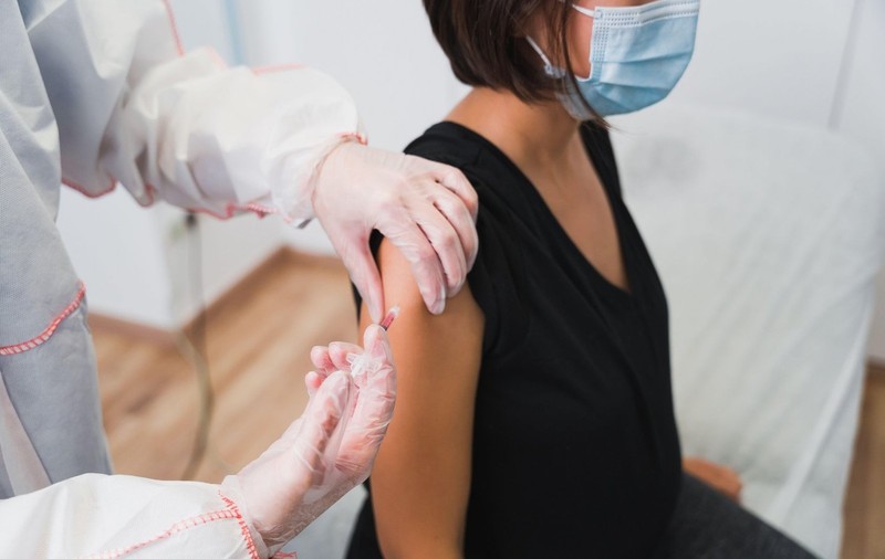 Medicii de familie încep de marți imunizarea anti-COVID cu vaccinul Johnson&Johnson