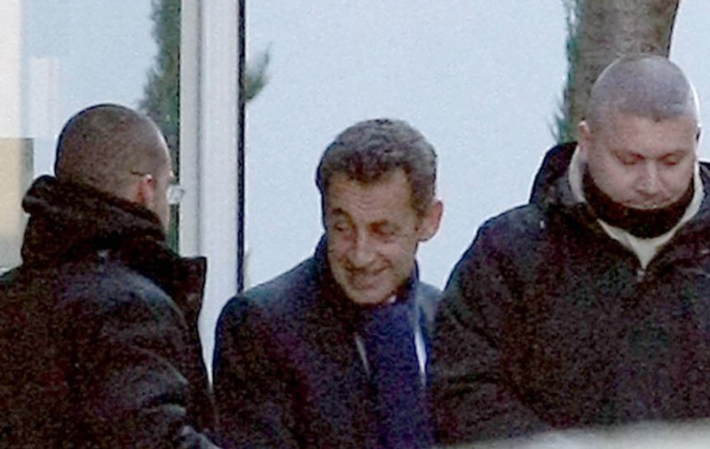 Nicolas Sarkozy nu-şi ia concediu de paternitate
