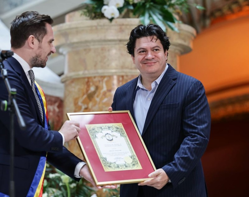 Dirijorul român Cristian Măcelaru a primit titlul de Cetățean de Onoare al orașului București. Printre invitați au fost Maia Morgenstern și Felicia Filip