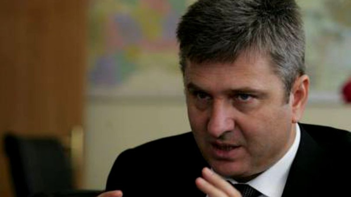 VIDEO Două societăți publice din subordinea lui Florentin Pandele au dat 30.000 de euro pe „medalioane de protecție” anti-Covid