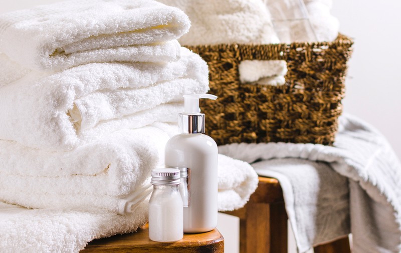 Descoperă cosmeticele hoteliere și accesoriile premium, pentru un plus de confort!