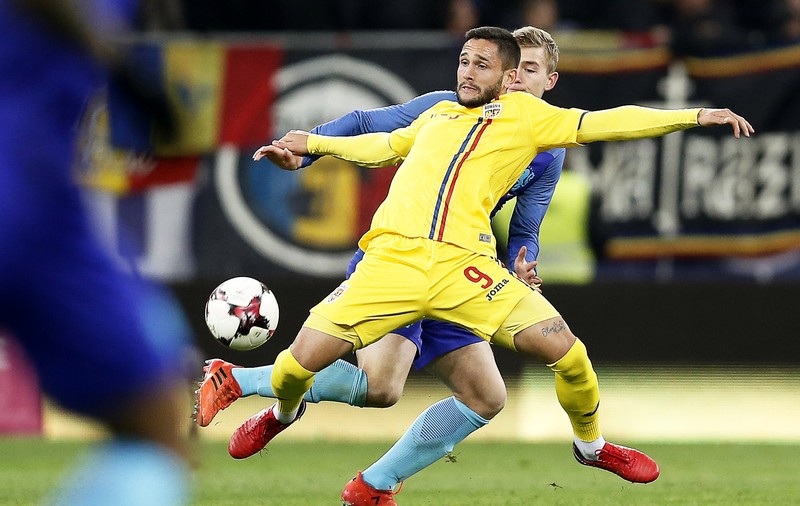 Florin Andone a marcat primul gol în Premier League, ajutându-și echipa să câștige