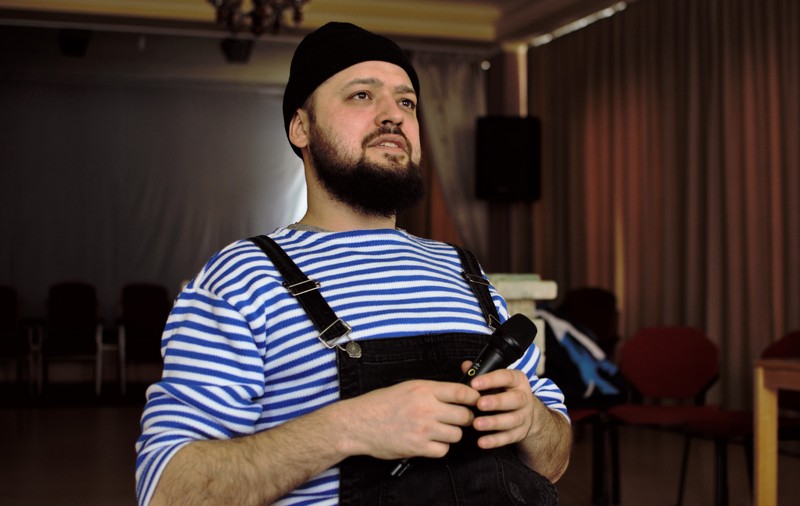 INTERVIU VIDEO. Guz, unul dintre cei mai cunoscuți artiști din Republica Moldova, dezvăluie din secretele carierei sale. ”Îmi place Delia ca femeie și artist”