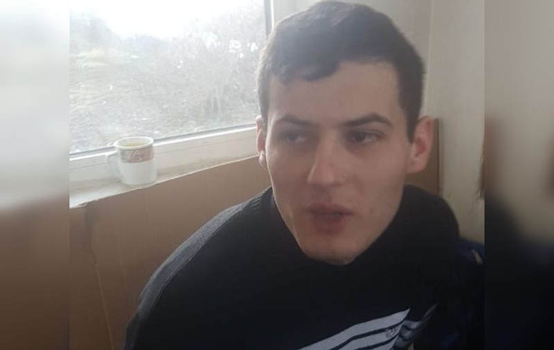 Tânărul din Ploiești care a înjunghiat o profesoară a fost reținut