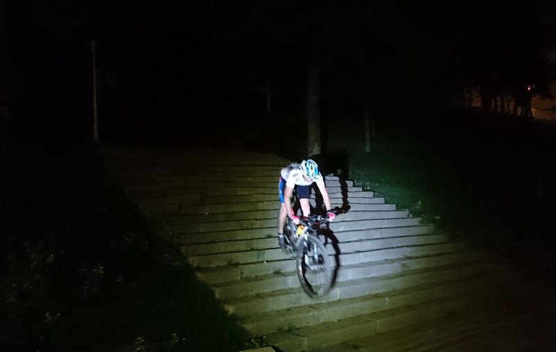 Parcul Tineretului, asaltat NOAPTEA de bicicliști