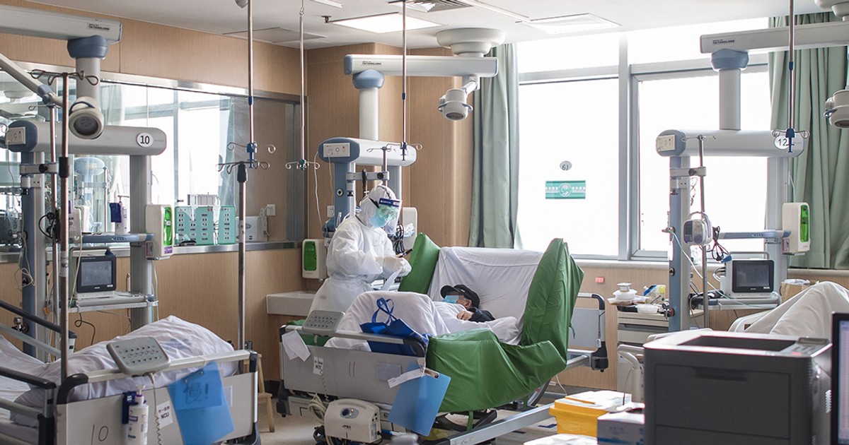 Pacienţii care suferă o formă gravă de COVID-19 au nevoie de un ventilator mecanic pentru a putea respira Foto: Hepta