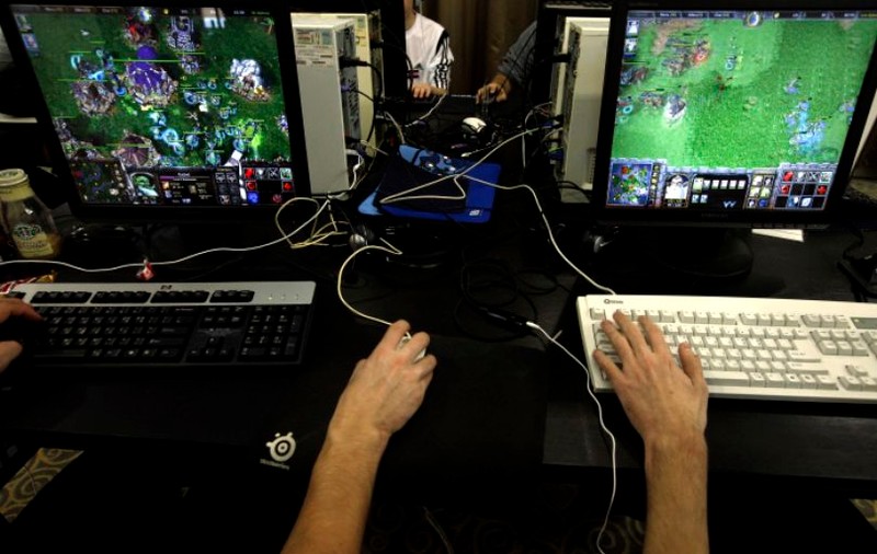 Român condamnat în SUA, după ce a spart serverele World of Warcraft