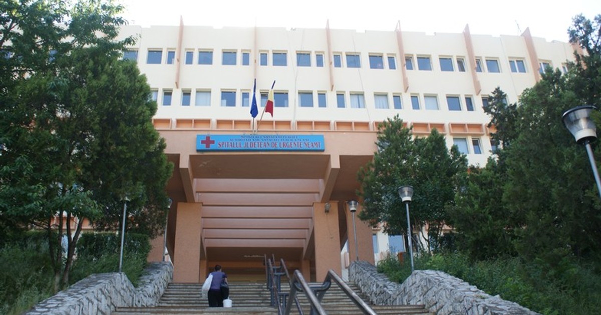 Scandal de proporții la Spitalul de Urgență din Piatra-Neamț, Rănit la cap cu un topor, a snopit în bătaie trei bărbați