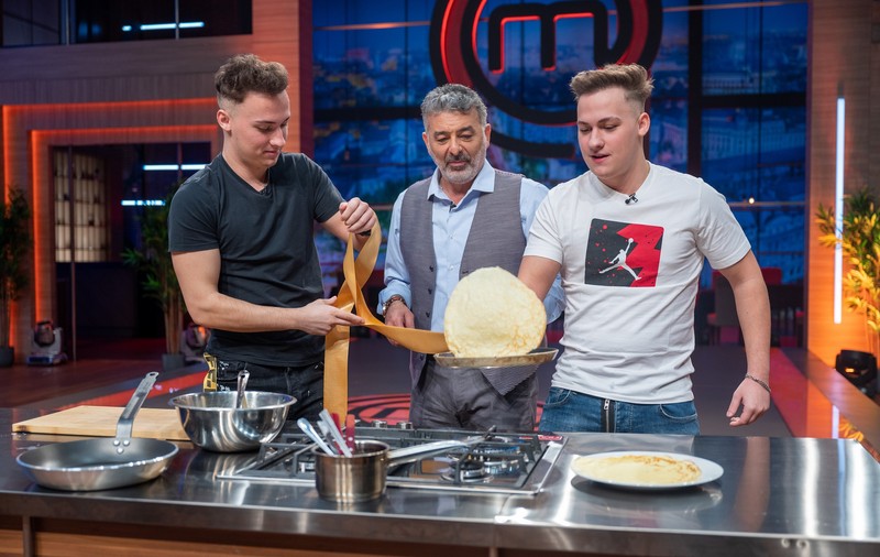 Cristi și Vlad Munteanu, primii invitați în bucătăria MasterChef. „Când viața îți dă lămâi, să nu le tăiați legați la mâini”