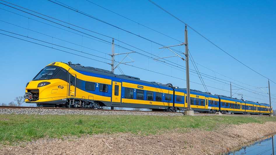 Alstom - un tren pe calea ferată
