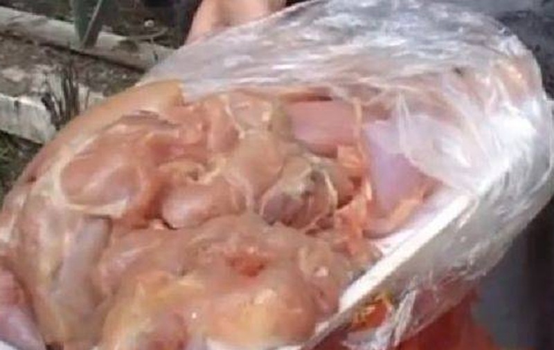 1,5 tone de carne de pui infectată cu Salmonella, retrasă de la o firmă din Bihor