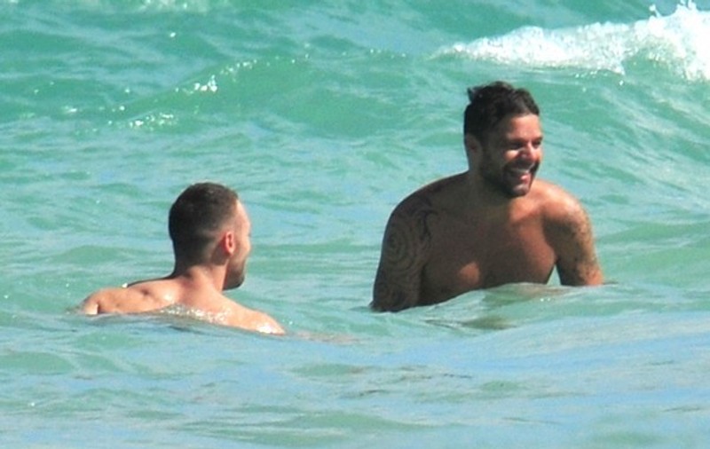 Foto | Ricky Martin, surprins cu iubitul în vacanţă