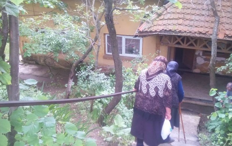 Pericol pentru pacienți! Un dispensar din Dolj nu a avut nici o reparație în 80 de ani! FOTO