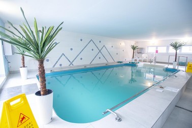 Piscina hotelului