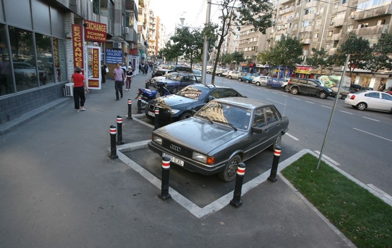 Se amenajează noi parcări de reşedinţă pentru bucureşteni. Vezi ce zone sunt vizate