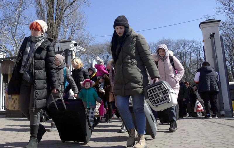Peste 14 milioane de ucraineni și-au părăsit locuințele în cei doi ani de război. Unii au riscat și au revenit acasă. „Totul în jur era minat”