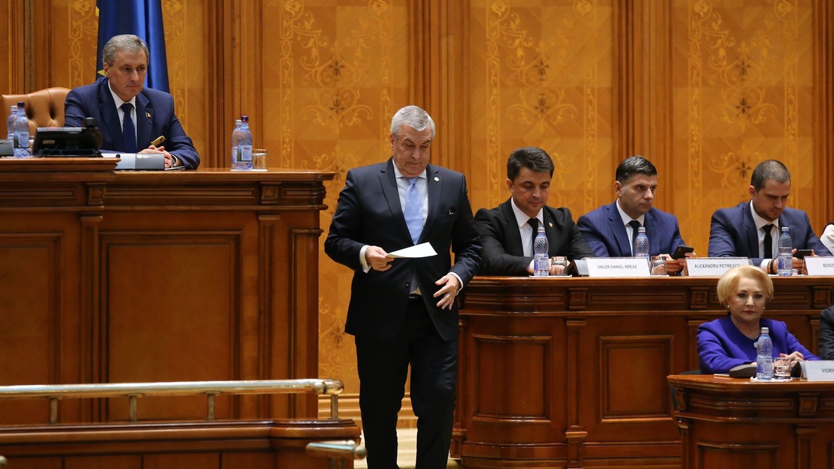 Președintele Senatului, Călin Popescu Tăriceanu, la ședința solemnă din Parlament