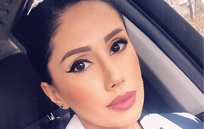 REPORTAJ/Voia o carieră muzicală, dar nu și-a mai găsit locul în jungla showbiz. La 36 de ani, Dana s-a reinventat, devenind un renumit make-up artist