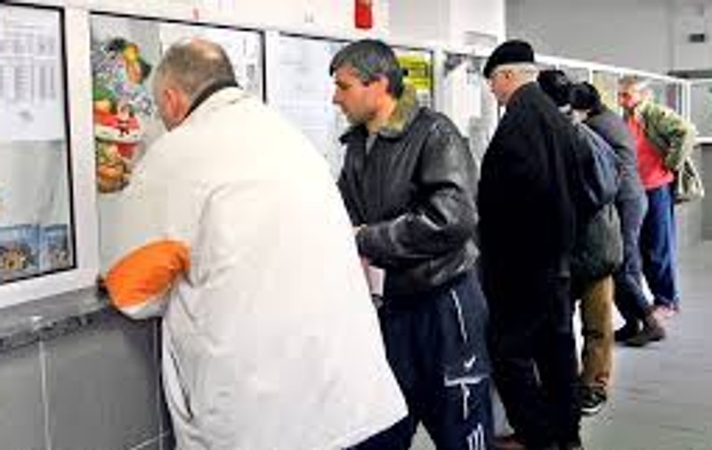 Fiscul plătește lunar 53 de milioane de lei pentru plata pensiilor prin Poștă; Plan pentru virarea pensiilor doar pe card și instalarea de ATM-uri în toate localitățile