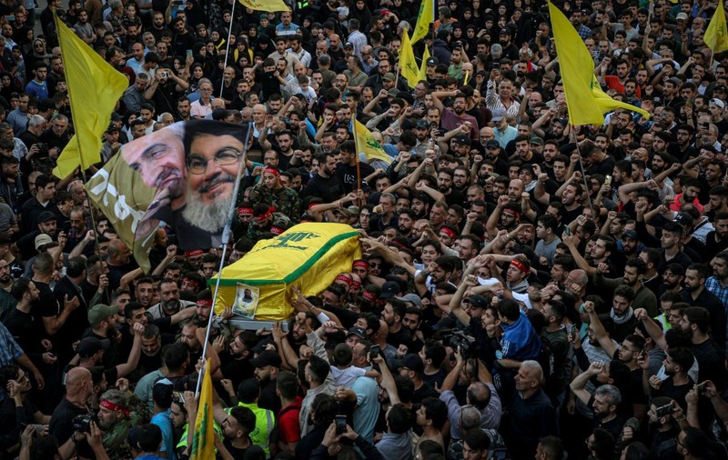 Dronele israeliene au ucis zeci de luptători Hezbollah, în ciuda conflictului limitat. Gruparea libaneză face eforturi să își reducă pierderile
