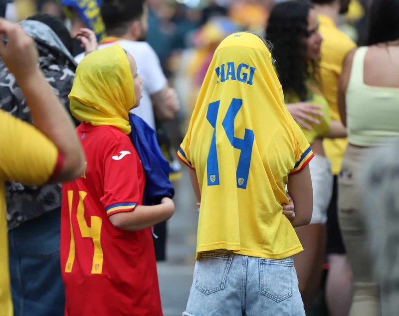 Fanii au urmărit România – Olanda pe ecrane gigant, la București, pe ploaie. Unde s-a văzut în Capitală meciul din „optimile” Euro 2024