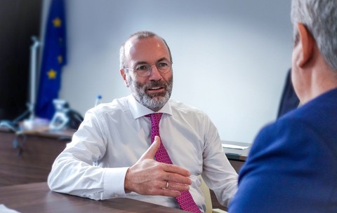 Manfred Weber, în timpul interviului acordat Libertatea în biroul său din Parlamentul European de la Strasbourg. Este președintele PPE din 2022 și membru al Parlamentului European din 2004