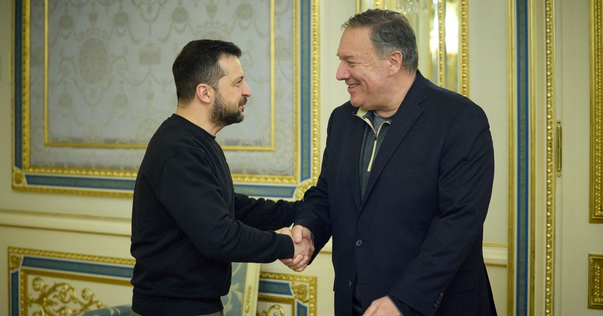 Mike Pompeo (dreapta) primit de Volodimir Zelenski la Kiev FOTO Hepta