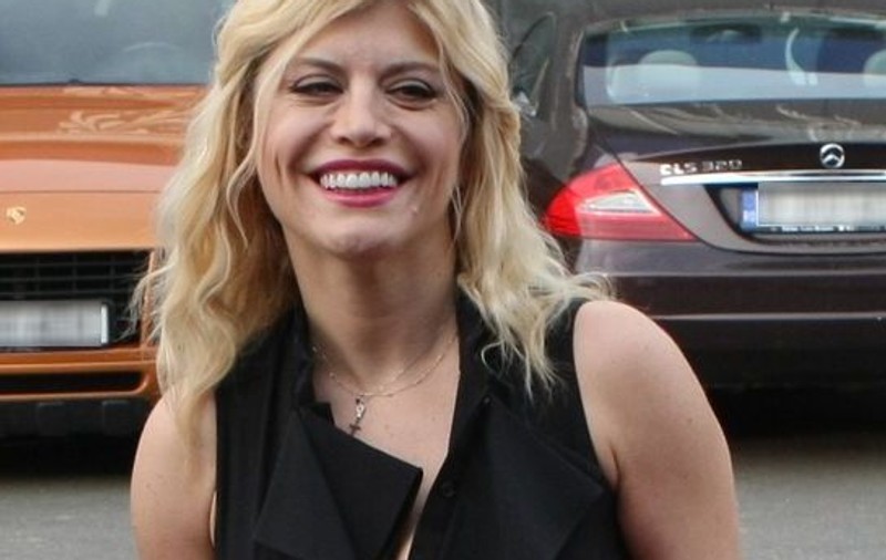 Loredana vine la concerte cu elicopterul. Vezi cât plăteşte blonda pe oră pentru închiriere!