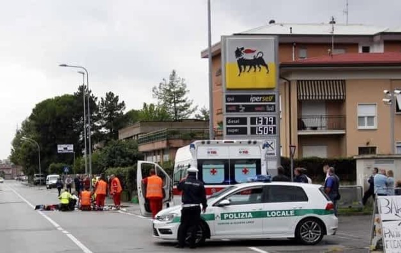 O tânără de 20 de ani din România și-a găsit sfârșitul în Italia. Lovită în plin de o mașină. Ce i-au găsit polițiștii în mână