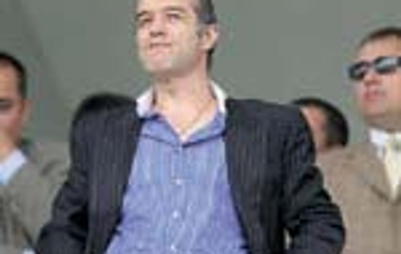 Gigi Becali vrea mai multi rromi la echipa