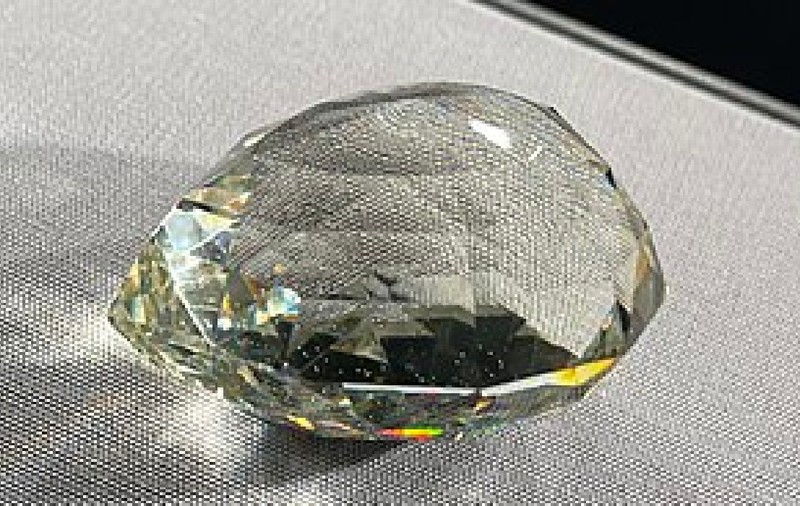 Diamantul istoric al habsburgilor reapare după 100 de ani. Piatra de 137 de carate a stat ascunsă într-o bancă secretă